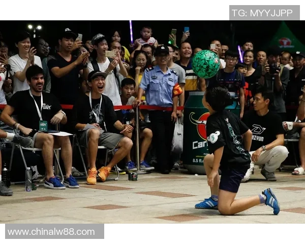 足球世界风云再起 新赛季精彩纷呈 球员转会动态持续升温